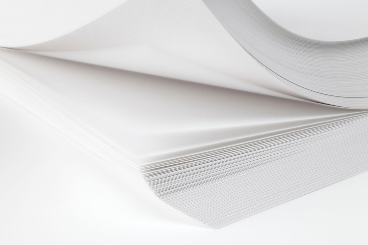 Jaki papier do drukarki wybrać? Najpopularniejsze rodzaje i gramatury